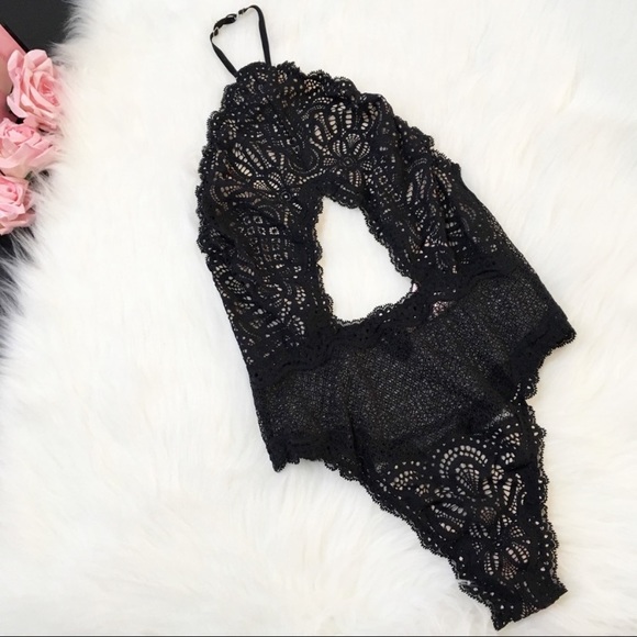 SUPER SEXY BLACK LACE VS BODYSUIT - Picture 2 of 5